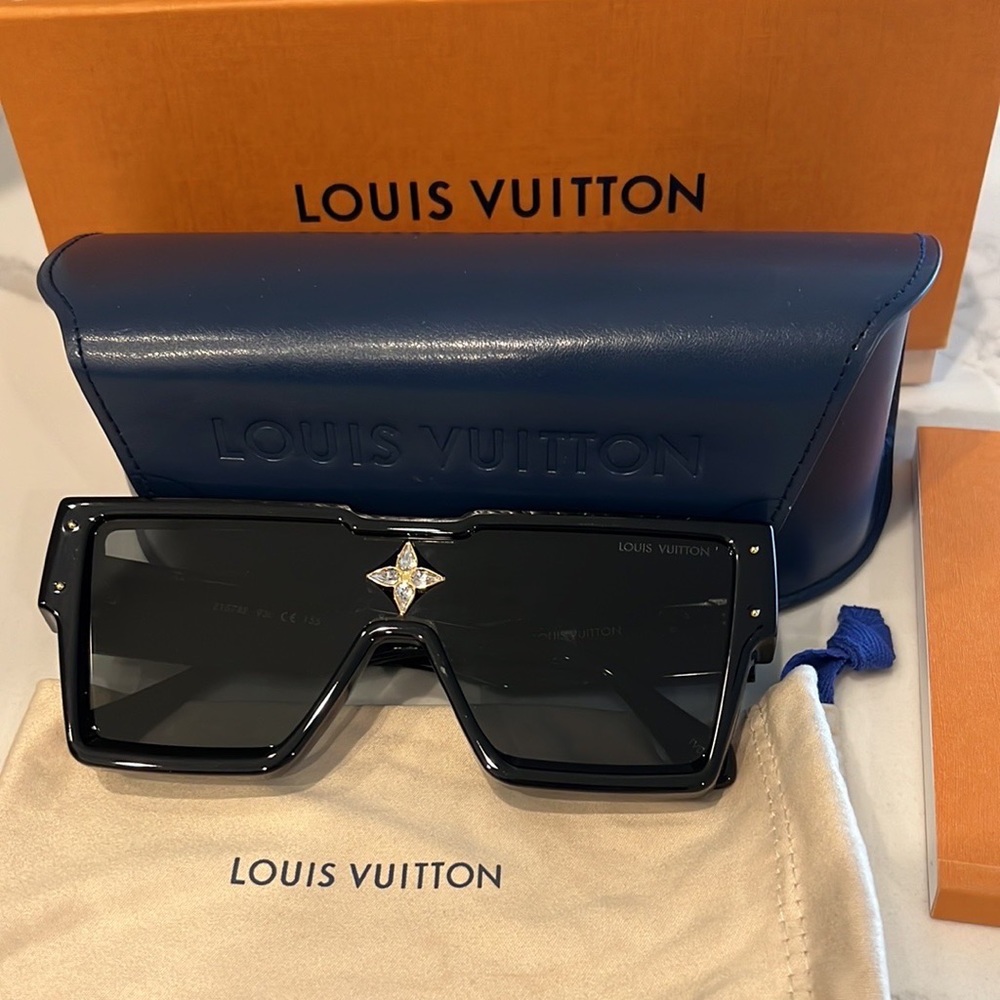 Louis Vuitton black cyclone sunglasses
